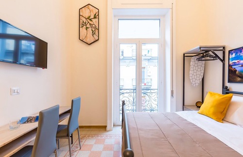 Vasto Lit Et Petit-Déjeuner | Central Station - Apartments & Suites - Gaiola