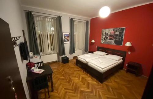 Zizkov Hôtel | Central Station Studios