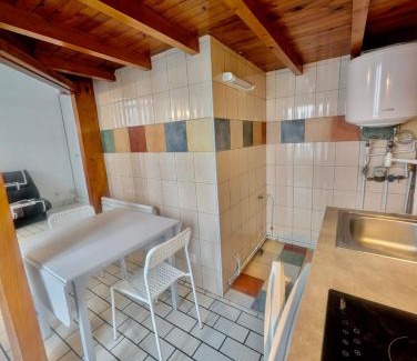 Quartier Chorier-Berriat Appartement | Central Studio - Alsace Lorraine & Train station - Prime Location Near All Amenities