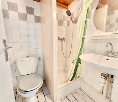 Quartier Chorier-Berriat Appartement | Central Studio - Alsace Lorraine & Train station - Prime Location Near All Amenities