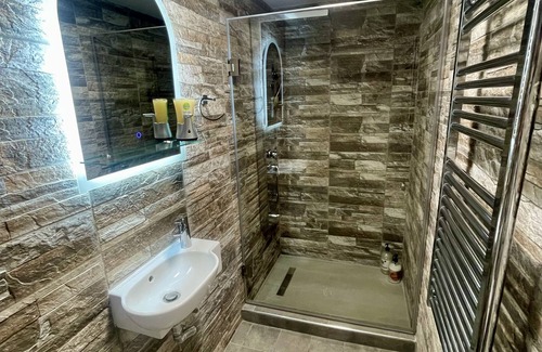 Volos City Centre Appartement | Central Studio Flat with Garden