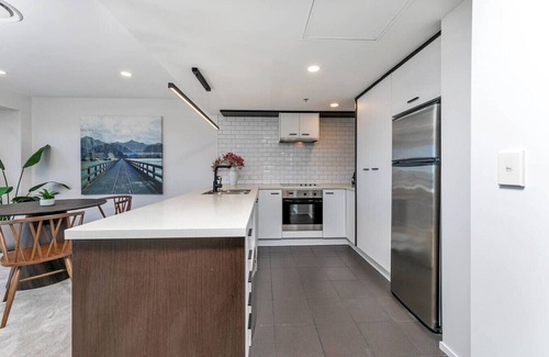 Auckland Central Business District Appartement | Central Stunner! Views, Pool and Carpark