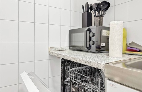 Rathaus Appartement | Central Stuttgart 3BR – 12 Pax