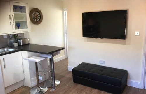 Smethwick Maison | Central Stylish Townhouse 3 appartements séparés dans un seul bloc pour jusqu'à 10 personnes