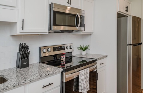 Civil Rights Historic District Copropriété | Central Suite D - 2 Bedrooms/King Bed/Parking