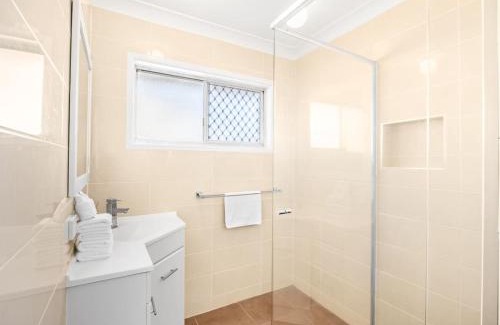 Sunnybank Maison | Central Sunnybank 4 Bedrooms Home, Family Friendly