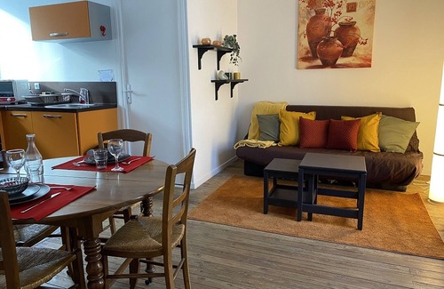La Roche-Posay Appartement | Charmant T2 central avec WIFI, à 15 min des Thermes, parking gratuit, lave-linge et sèche-linge communs