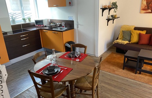 La Roche-Posay Appartement | Charmant T2 central avec WIFI, à 15 min des Thermes, parking gratuit, lave-linge et sèche-linge communs