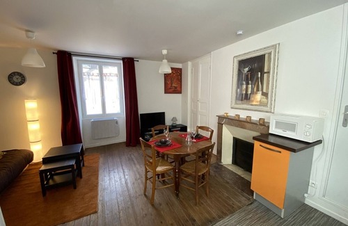 La Roche-Posay Appartement | Charmant T2 central avec WIFI, à 15 min des Thermes, parking gratuit, lave-linge et sèche-linge communs