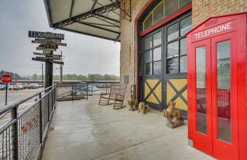 Texarkana Appartement | Central Texarkana Studio Rental with Railroad Views!