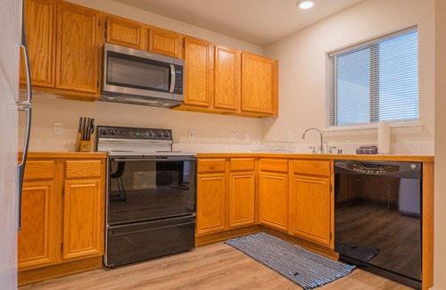 Frisco Copropriété | Central to 5+ Ski Resorts, Breweries, Restaurants, Shopping & More!
