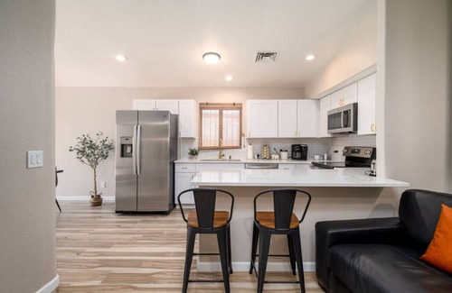 Avondale Maison | Central Tucson Remodeled Townhome