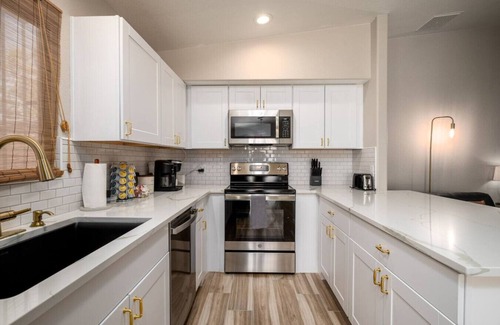 Avondale Maison | Central Tucson Remodeled Townhome