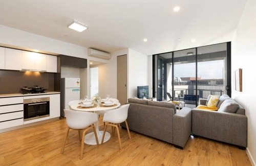 South Brisbane Appartement | Central Unit w/ Modern Design, Close to Everything