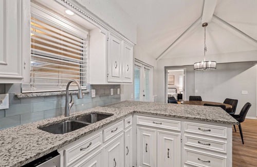 Richardson Maison | Central Updated 4 beds 3 baths