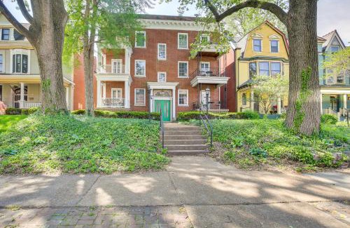 Central West End Appartement | Central West End Condo Less Than 1 Mi to Forest Park!