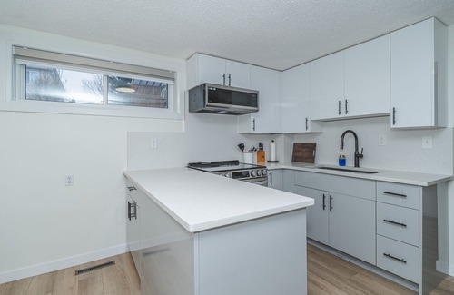 Edmonton Maison | Central YEG Family Friendly Home