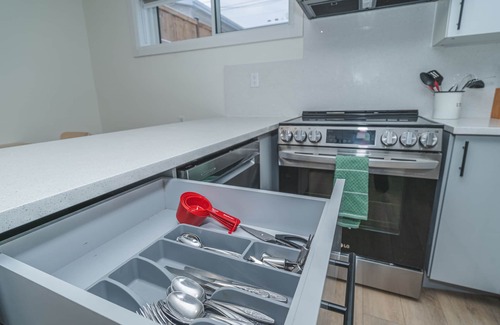 Edmonton Maison | Central YEG Family Friendly Home