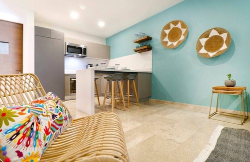 Zazil-ha Appartement | Centrally located 1BR w/sea view Rooftop pool!