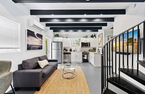 Tarpon River Maison | Centrally Located and Stylish 1BR / 1BA Guest House