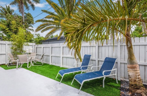 Tarpon River Maison | Centrally Located and Stylish 1BR / 1BA Guest House