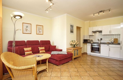 Binz Appartement | Centrally located 2-room vacation apartment with balcony - Villa Laetitia FeWo 16