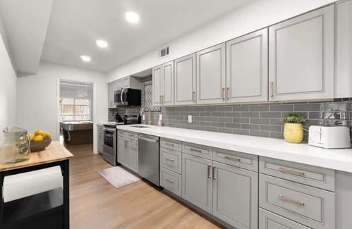 North Dallas Maison | Centrally located 3 bedroom luxury retreat