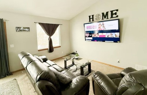 North Central Omaha Maison | Centrally located 3 bedroom Family Retreat in Omaha