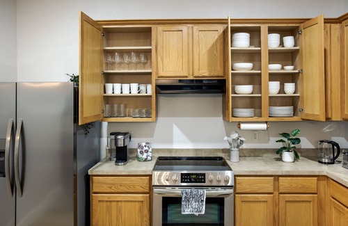 San Antonio Maison | Centrally located 3 bedroom home inside Loop 1604 (30 night minimum stay)