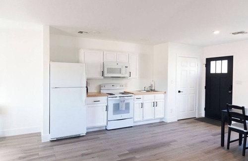 Tierra Ranchos Appartement | Centrally located cozy Studio in peaceful neighborhood!