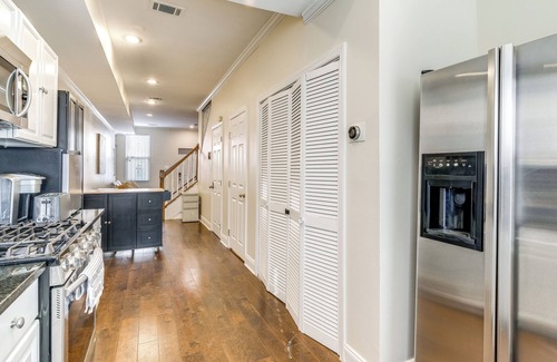 Trinidad Maison | Centrally Located DC Row House Near Restaurants!