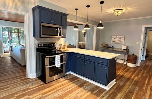 Valdosta Maison | Centrally located fully renovated home, walkable to VSU & SGMC.
