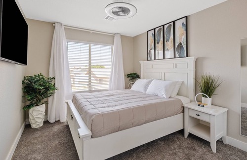 Maryvale Maison | Centrally located gem/Diving Pool/4BR/2 King beds, near Cardinal Stadium