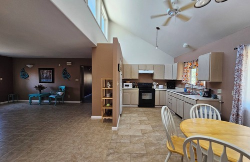 Espanola Maison | Centrally-located home in beautiful, quiet, La Mesilla!