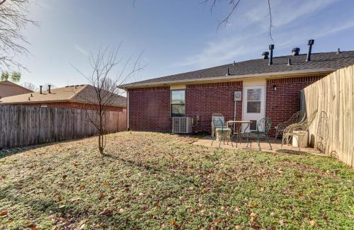 Johnson Maison | Centrally located in NWA Walk to Wrights BBQ!