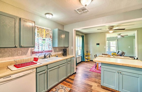Lawton Maison | Centrally Located Lawton Home: Dogs Welcome!