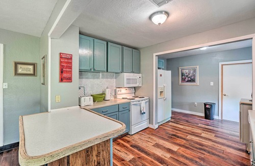 Lawton Maison | Centrally Located Lawton Home: Dogs Welcome!