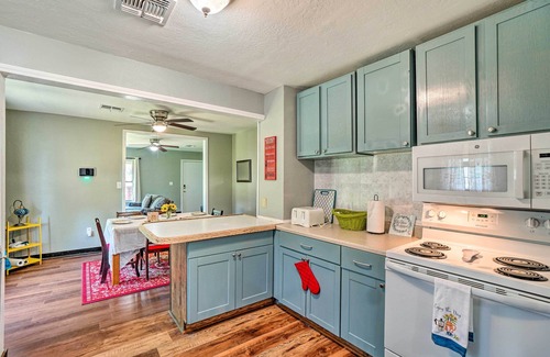 Lawton Maison | Centrally Located Lawton Home: Dogs Welcome!