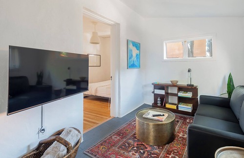 University Heights Maison | Centrally Located Remodeled Bungalow near Nob Hill, UNM, Hospitals & Film Studio