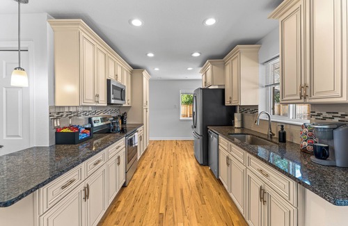 Creighton Maison | Centrally Located Spacious Home for Big Groups Near Red Rocks, Hiking, Colleges