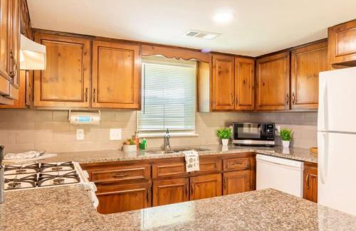 Columbus Maison | Centrally Located - The Delightful Doubles - Unit C
