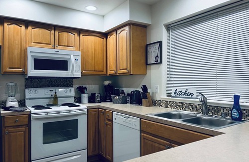 Port Orchard Maison | Centrally located, chic, & simple near downtown