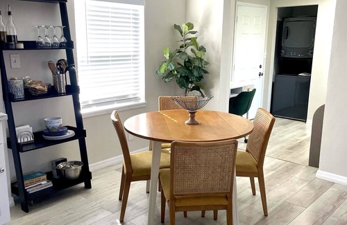 United Central Maison | Centrally-located, coastal tiny home w/ access to downtown and the best beaches!