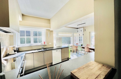 Sint-Michiels Villa | Villa située au centre avec 4 chambres (10 lits), WIFI GRATUIT!