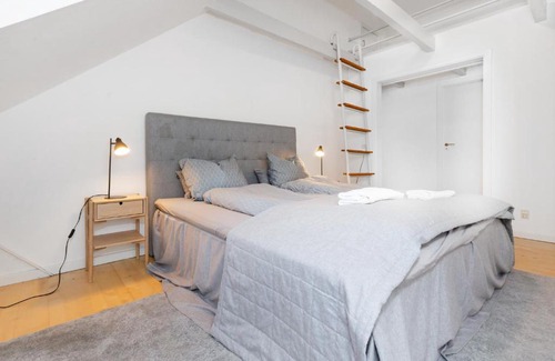 Midtbyen Appartement | Centralt Byliv - 2 Soveværelser med plads til 6