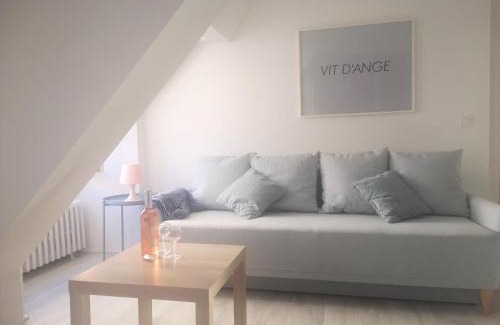 Besancon Old Town Appartement | Centre ville historique - calme - les mots bleus