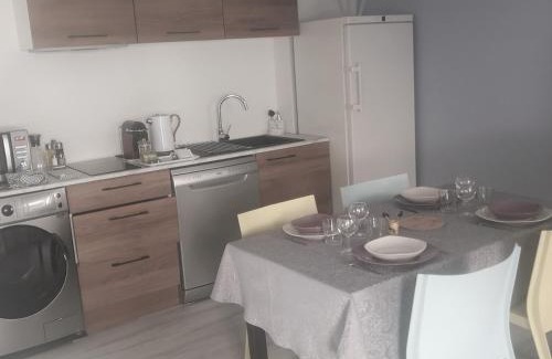 Besancon Old Town Appartement | Centre ville historique - calme - les mots bleus