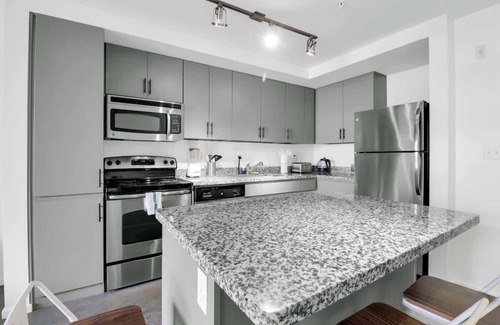 Evans Churchill Appartement | Centric 1BR In HEART of DTPHX Free Garage Parking