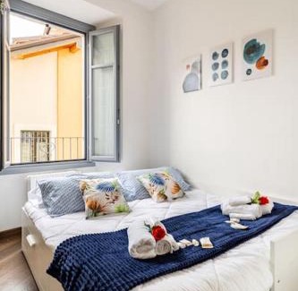 Arona Appartement | Centro Storico Nido a 147 passi dal Lago Maggiore