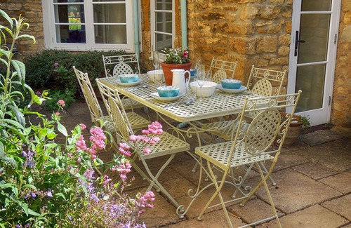 Moreton-in-Marsh Cottage | Century House